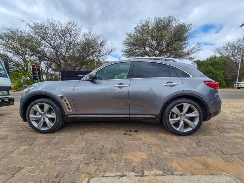 Infiniti FX50S PRM in Botswana