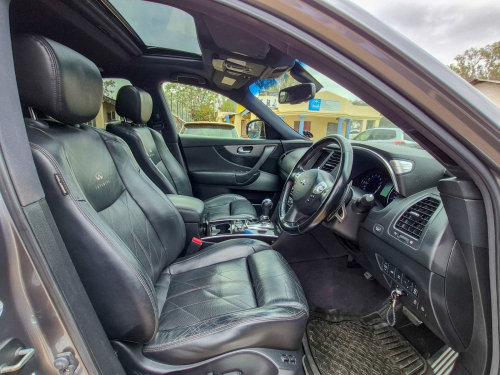 Infiniti FX50S PRM in Botswana