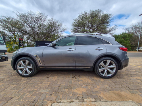 Infiniti FX50S PRM in Botswana