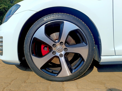 Volkswagen Golf 7 GTi 2.0L DSG in Botswana