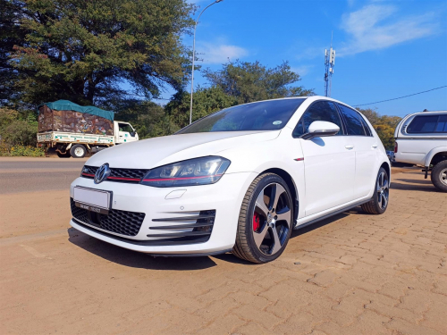 Volkswagen Golf 7 GTi 2.0L DSG in Botswana