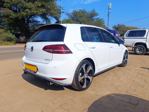 Volkswagen Golf 7 GTi 2.0L DSG in Botswana
