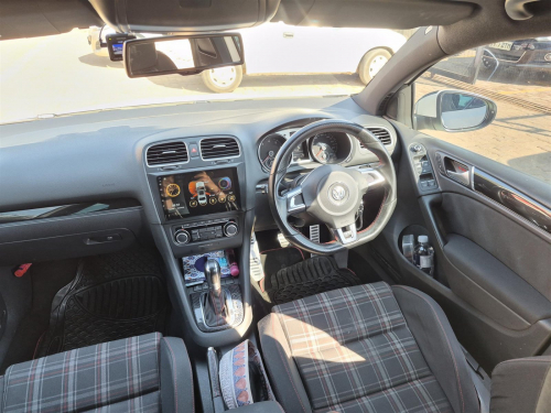 Volkswagen Golf 2.0L DSG in Botswana