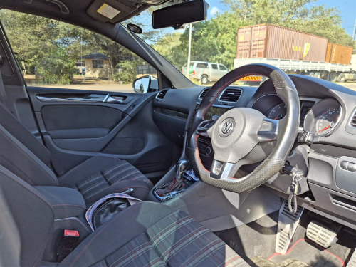Volkswagen Golf 2.0L DSG in Botswana