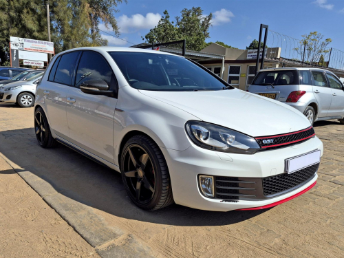 Used Volkswagen Golf 2.0L DSG for sale in Gaborone