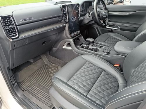 Ford Everest Platinum 3.0L V6 in Botswana