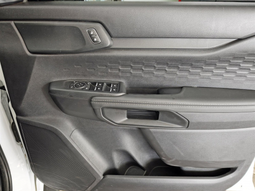 Ford Ranger XLT 10 Speed 2.0L A/T in Botswana