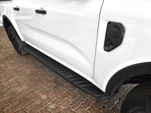 Ford Ranger XL 2.0L A/T in Botswana