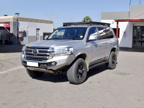 Toyota Land Cruiser 200 Series VX.R V8 in Botswana