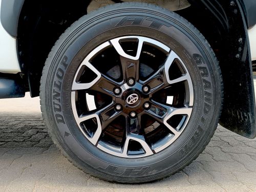 Toyota Hilux 2.8 Legend 50 in Botswana