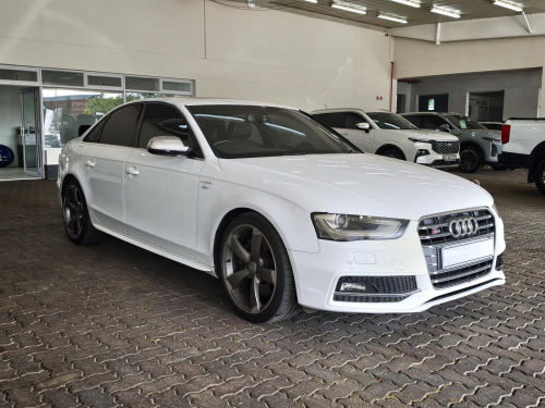Audi S4 Quattro S Tronic V6T in Botswana