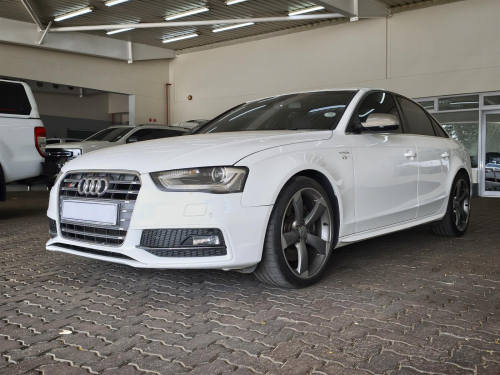 Audi S4 Quattro S Tronic V6T in Botswana