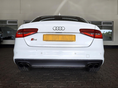 Audi S4 Quattro S Tronic V6T in Botswana