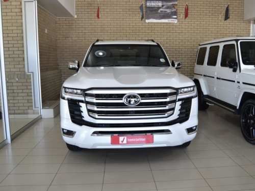 Toyota Land Cruiser 300 Series 3.3TD V6 ZX in Botswana