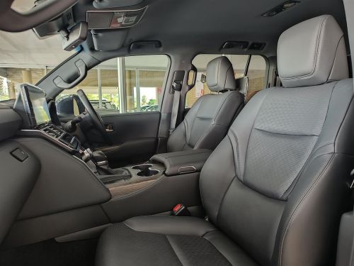 Toyota Land Cruiser 300 ZX 3.5T in Botswana