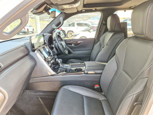Lexus LX500D Urban in Botswana