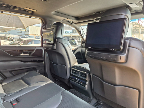 Lexus LX500D Urban in Botswana