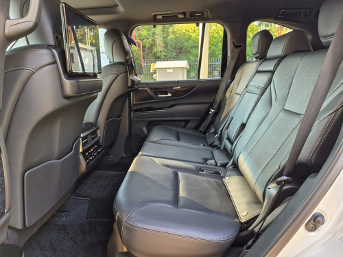 Lexus LX500D Urban in Botswana