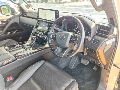 Lexus LX500D Urban in Botswana