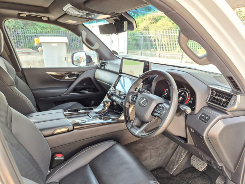 Lexus LX500D Urban in Botswana
