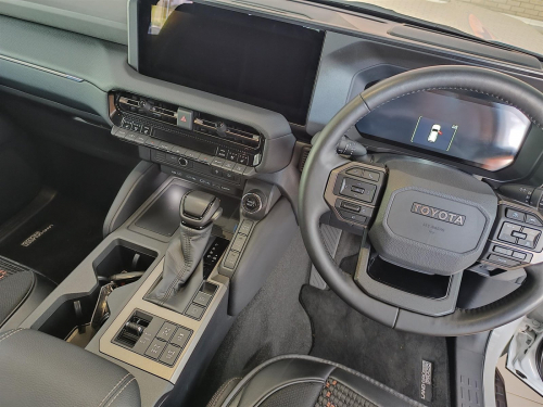 Toyota Prado VX-R 2.8GD TX in Botswana