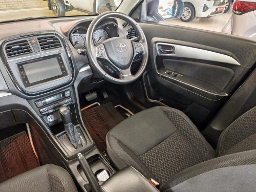 Toyota Urban Cruiser 1.5XR A/T in Botswana