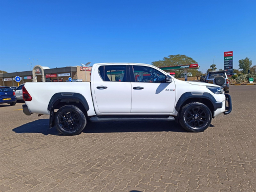 Toyota Hilux Legend 2.8 GD-6 4x4 in Botswana