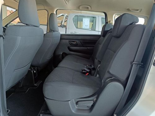 Toyota Rumion 1.5 SX 7 Seater in Botswana