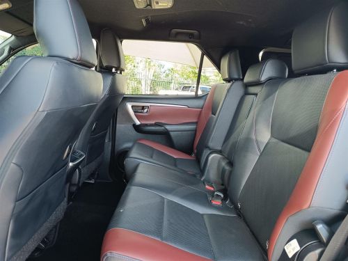 Toyota Fortuner 2.8 GD6 VX 4x4 AT in Botswana