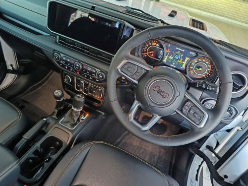 Jeep Wrangler Sahara 4x4 2.0L in Botswana