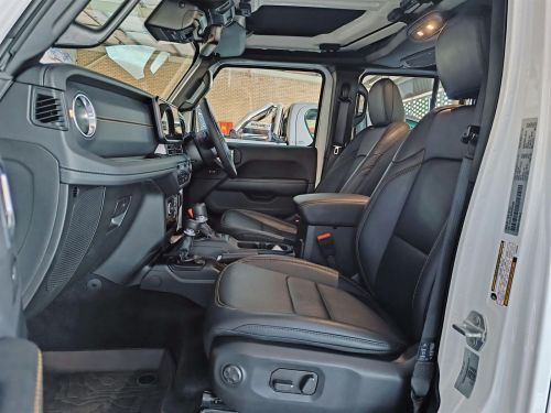 Jeep Wrangler Sahara 4x4 2.0L in Botswana