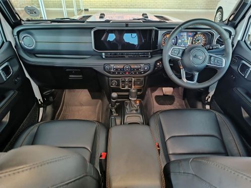 Jeep Wrangler Sahara 4x4 2.0L in Botswana