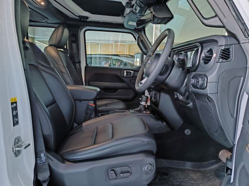 Jeep Wrangler Sahara 4x4 2.0L in Botswana