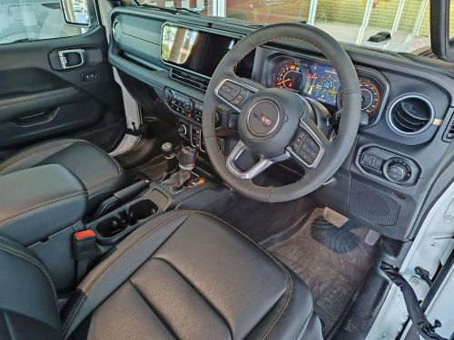 Jeep Wrangler Sahara 4x4 2.0L in Botswana