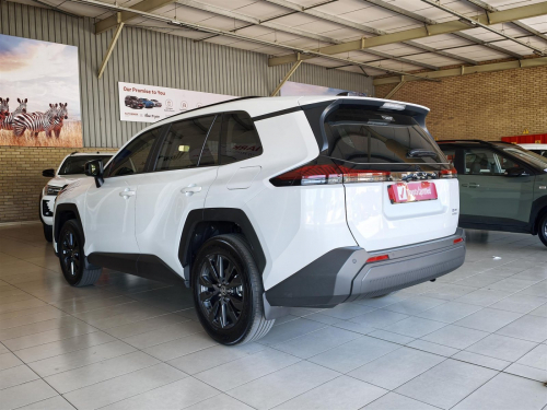Toyota RAV4 2.5 HEV GX in Botswana