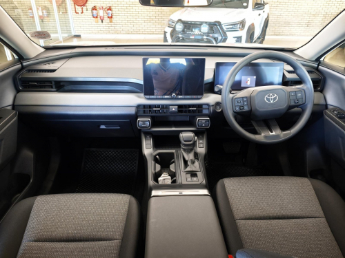 Toyota RAV4 2.5 HEV GX in Botswana