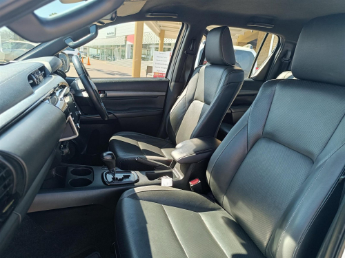 Toyota Hilux Legend 2.8 GD-6 4x4 in Botswana