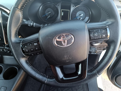 Toyota Hilux Legend 2.8 GD-6 4x4 in Botswana