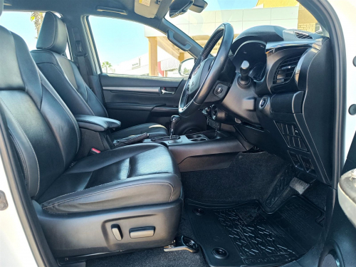 Toyota Hilux Legend 2.8 GD-6 4x4 in Botswana