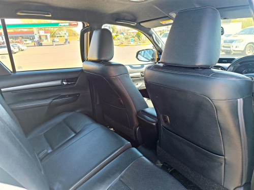 Toyota Hilux Legend 2.8 GD-6 4x4 in Botswana