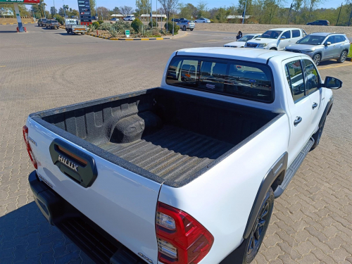 Toyota Hilux Legend 2.8 GD-6 4x4 in Botswana