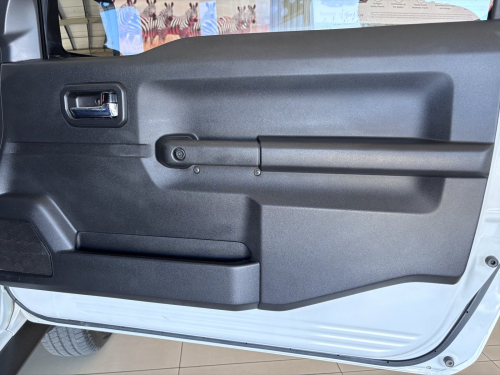 Suzuki JIMNY 1.5 GL in Botswana