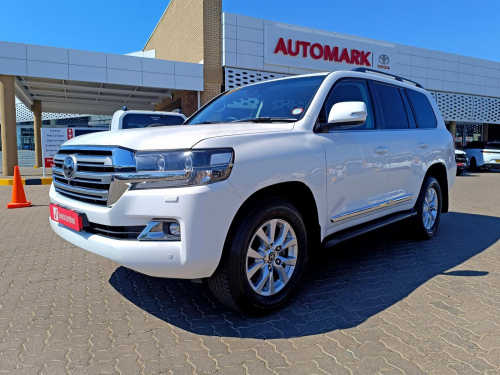 Toyota Land Cruiser 200 4.5TD VX-R V8 in Botswana