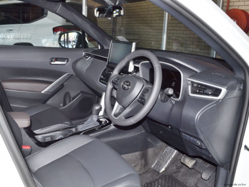 Toyota Corolla Cross 1.8 XS HEV A/T in Botswana