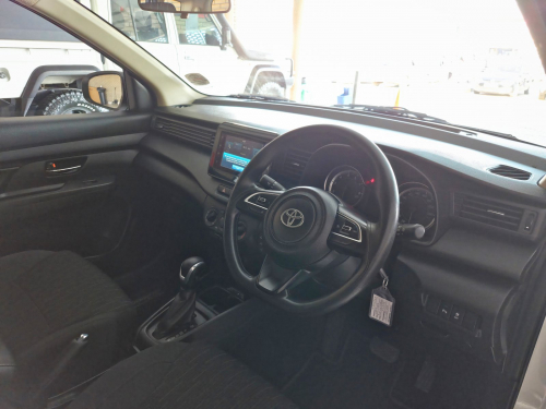 Toyota Rumion 1.5 SX 7 Seater in Botswana