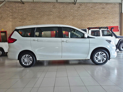 Toyota Rumion 1.5 SX 7 Seater in Botswana