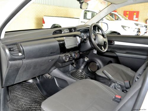 Toyota Hilux LWB 2.4L in Botswana