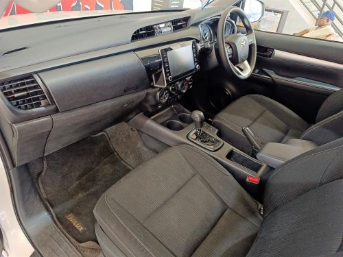Toyota Hilux Raider GD-6 2.4 4x4 AT in Botswana