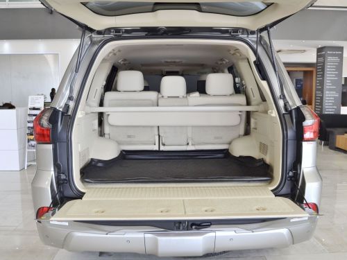 Lexus LX 450d in Botswana