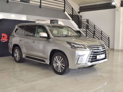 Lexus LX 450d in Botswana